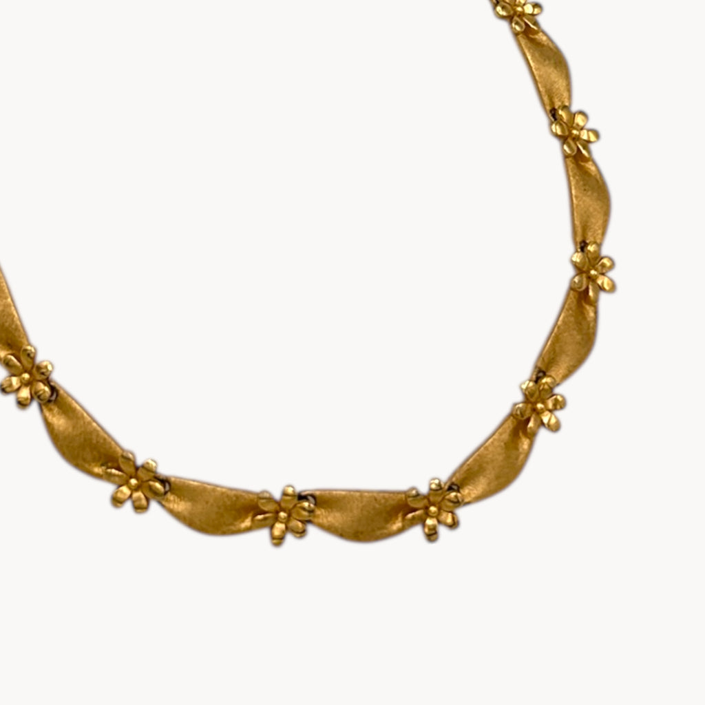 Crown Trifari Signed Gold Ribbon Flower Choker Necklace