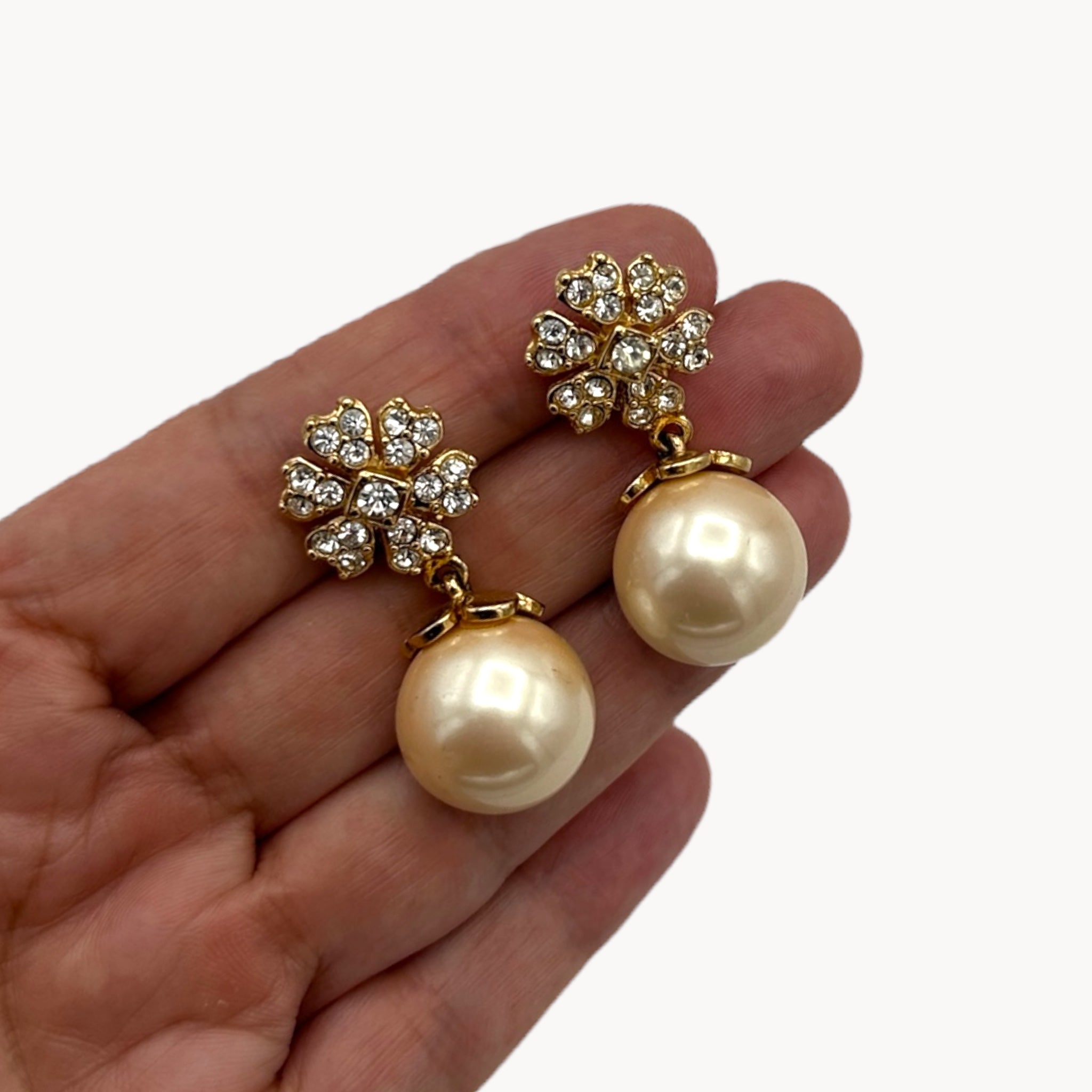 Scale size Vintage unmarked clip-on earrings with crystal floral tops and faux pearl drops, 1990s bridal jewelry.