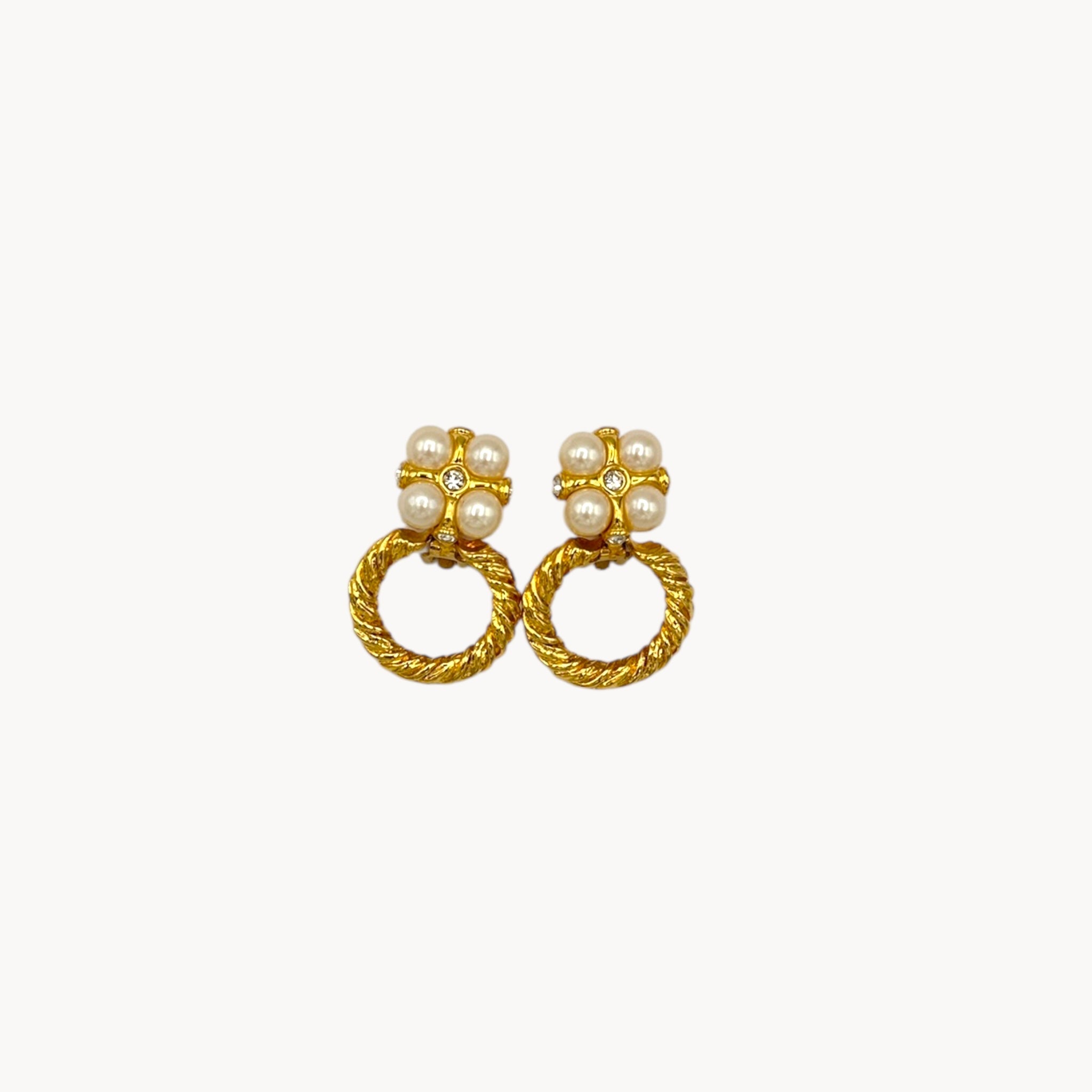 Vintage unmarked gold door knocker clip-on earrings with faux pearl clusters and crystal accents, 1980s–1990s bridal statement jewelry.
