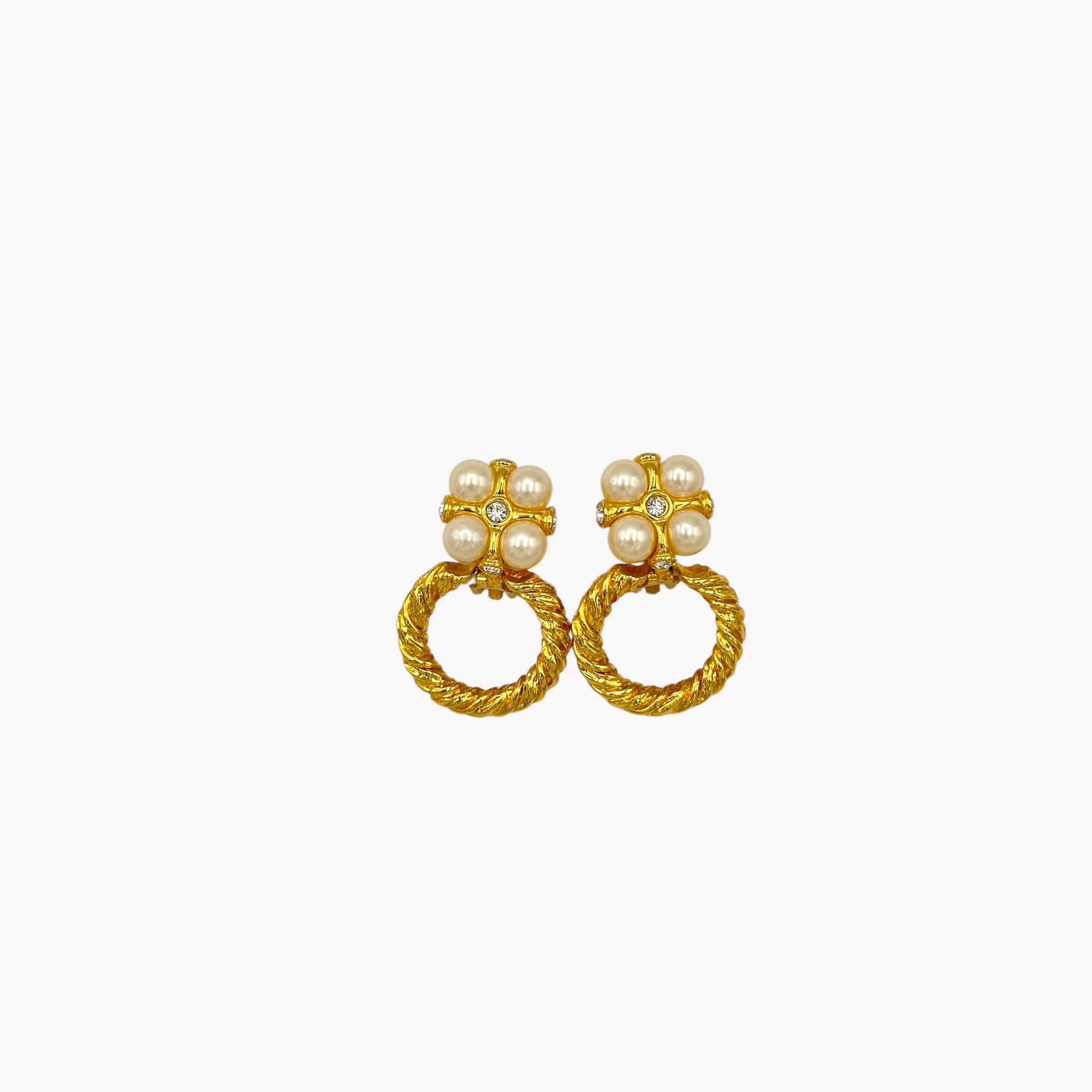 Vintage unmarked gold door knocker clip-on earrings with faux pearl clusters and crystal accents, 1980s–1990s bridal statement jewelry.