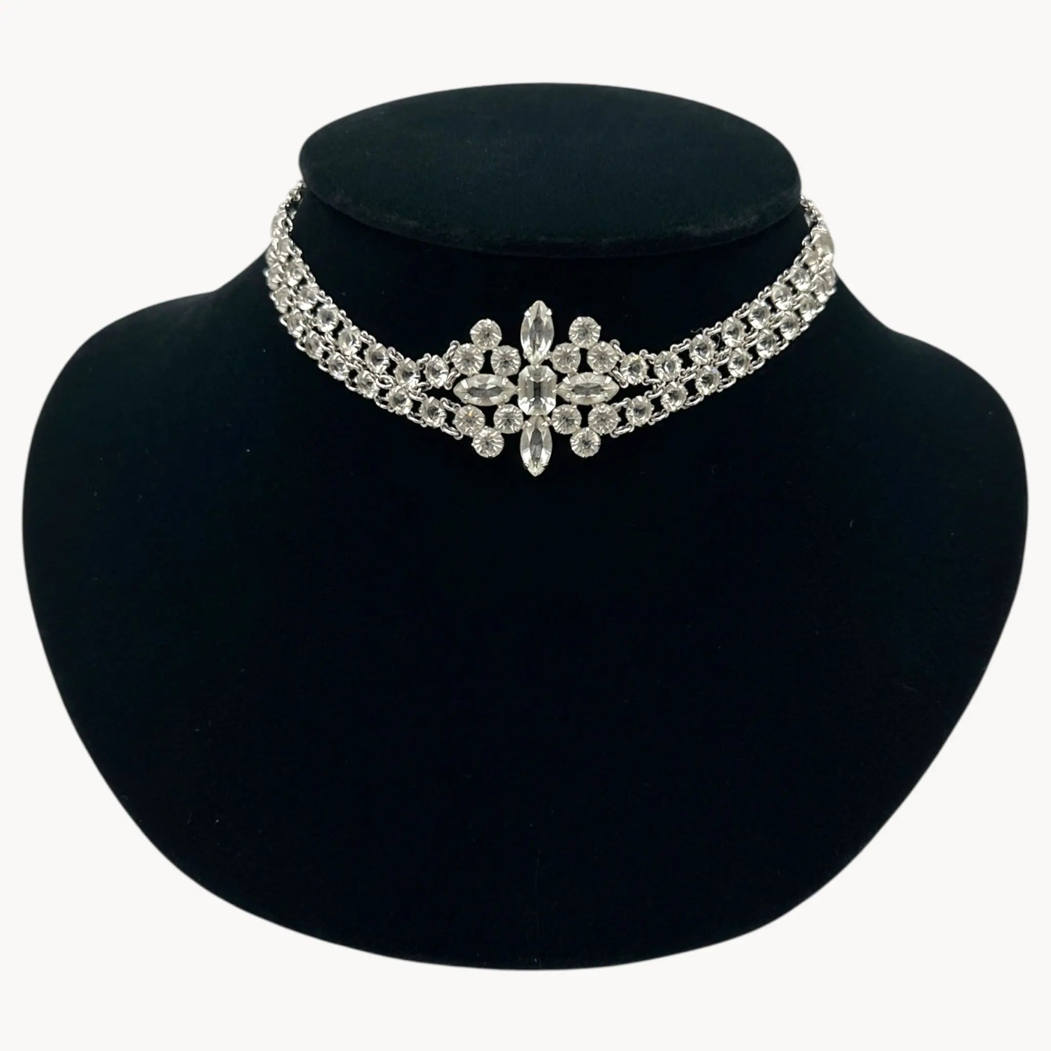 Vintage Art Deco crystal choker necklace with three rows of rhinestones and geometric statement pendant centerpiece, 1930s–1940s bridal jewelry.